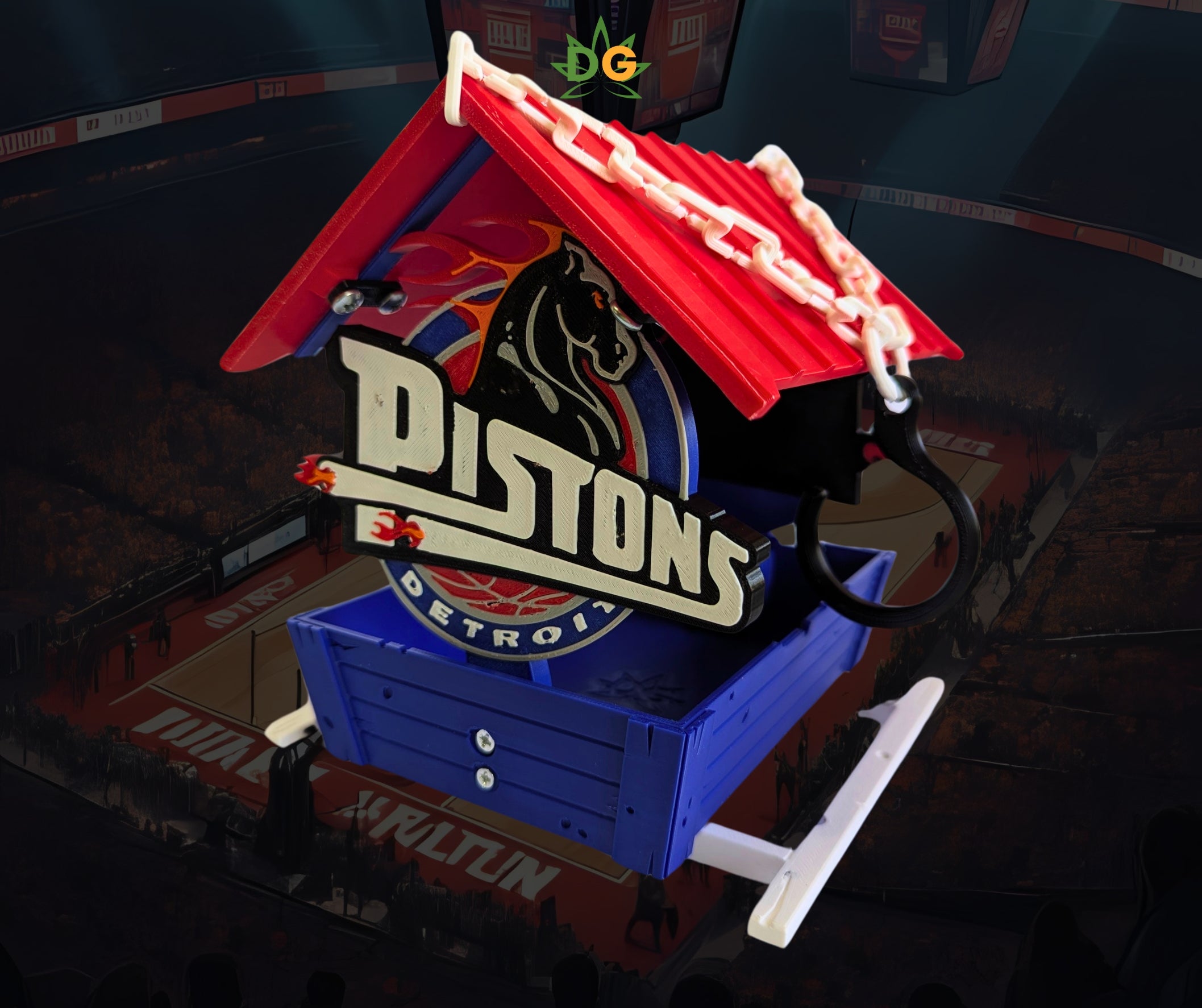 Michigan Sports Themed Countryside Bird Feeder | Outdoor Wildlife Accessory