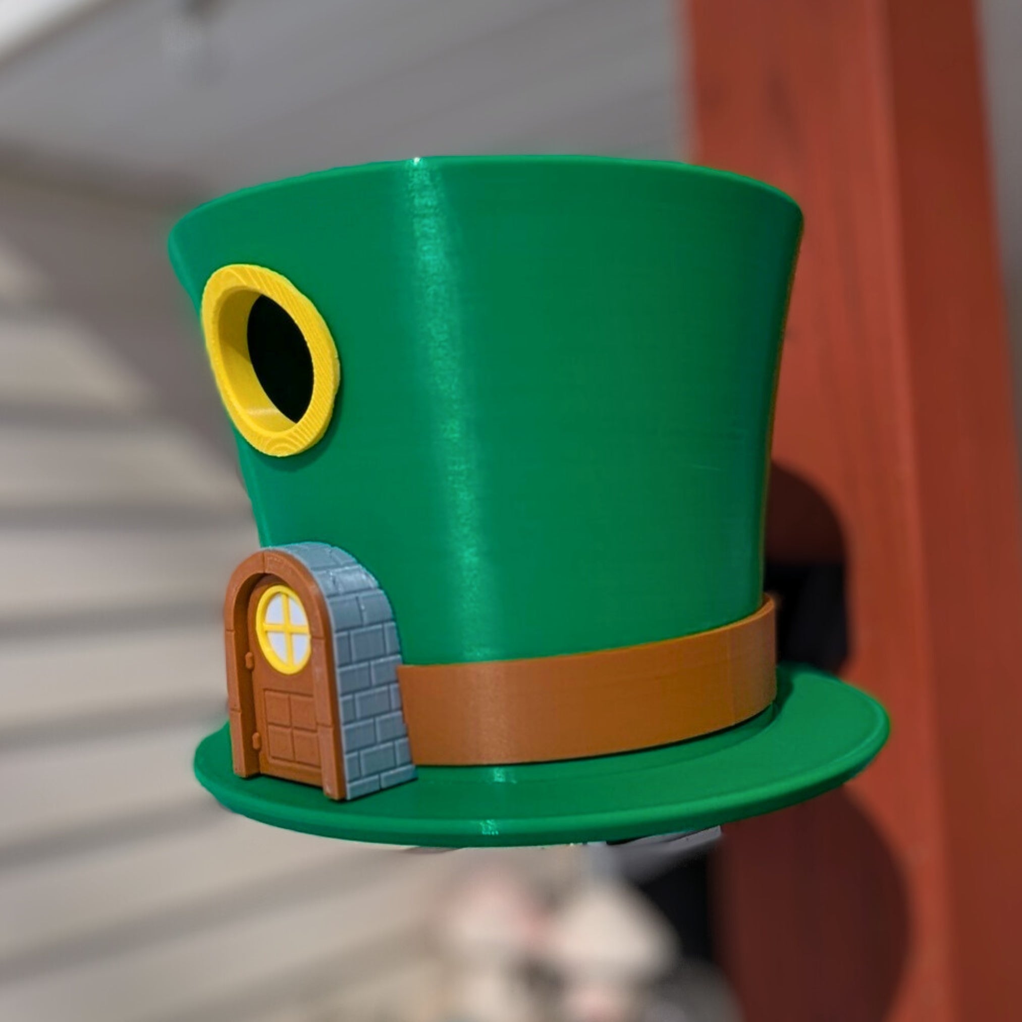 Leprechaun Hat Birdhouse for Outdoor Garden & Backyard - Decorative Irish Accent for Birds - Home and Yard Decor