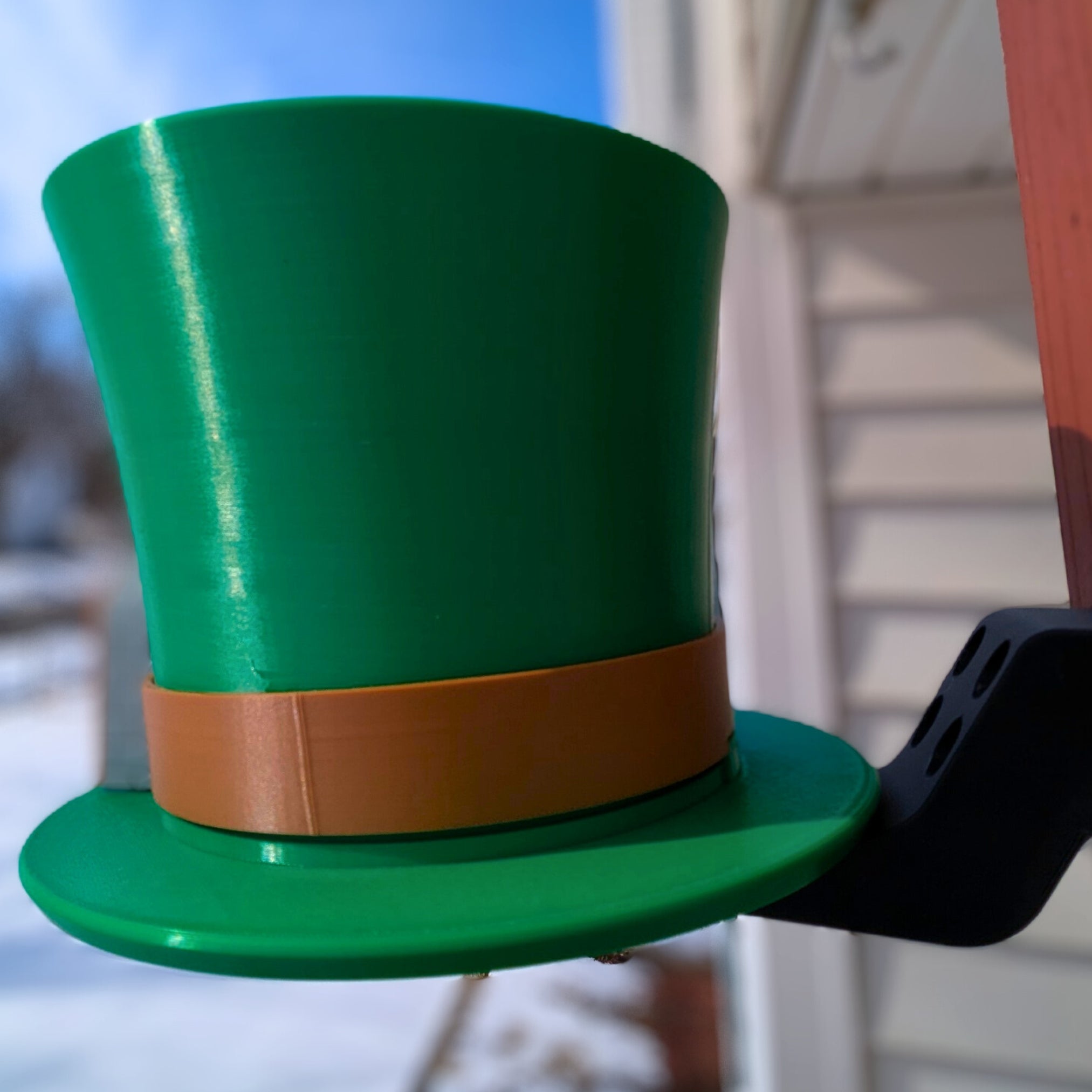 Leprechaun Hat Birdhouse for Outdoor Garden & Backyard - Decorative Irish Accent for Birds - Home and Yard Decor