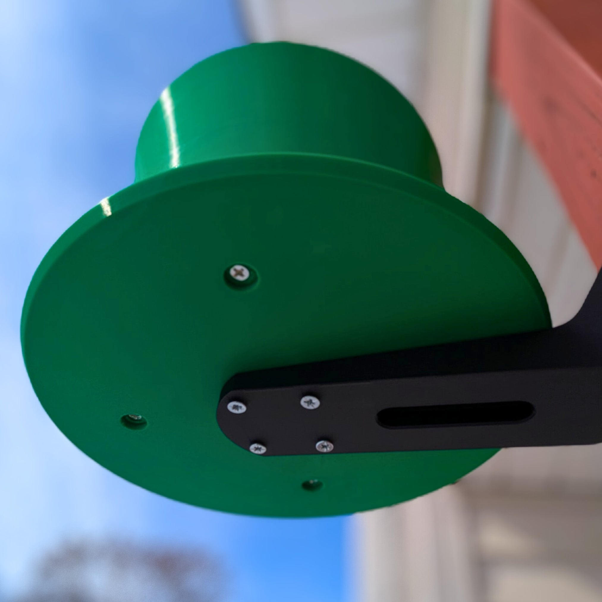 Leprechaun Hat Birdhouse for Outdoor Garden & Backyard - Decorative Irish Accent for Birds - Home and Yard Decor